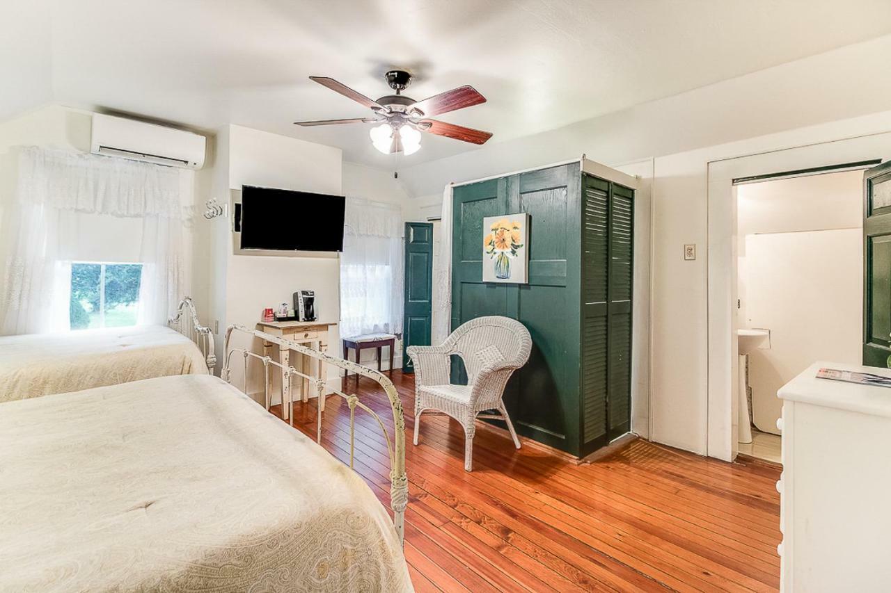 T'Frere'S Bed & Breakfast Lafayette Bagian luar foto