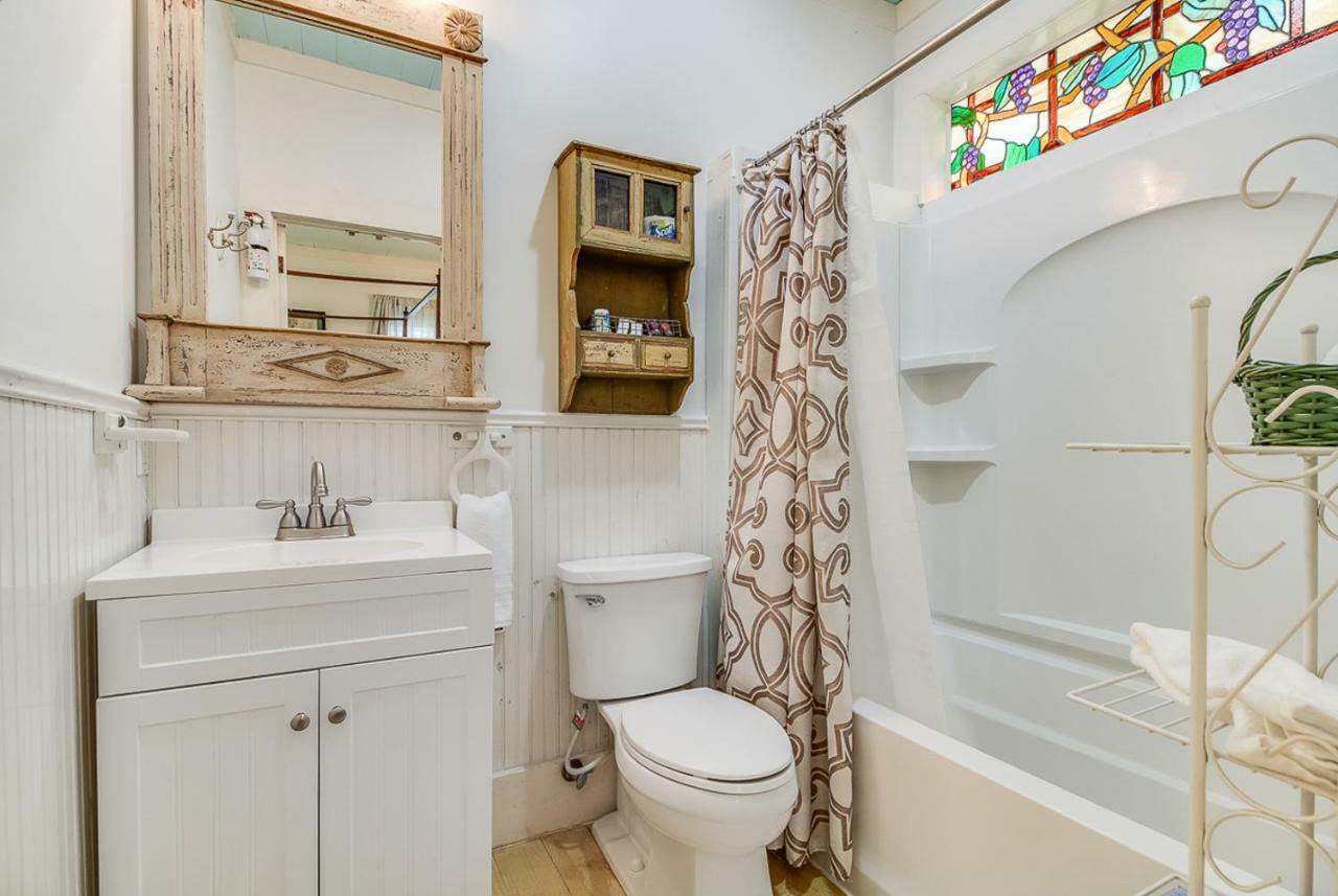 T'Frere'S Bed & Breakfast Lafayette Bagian luar foto
