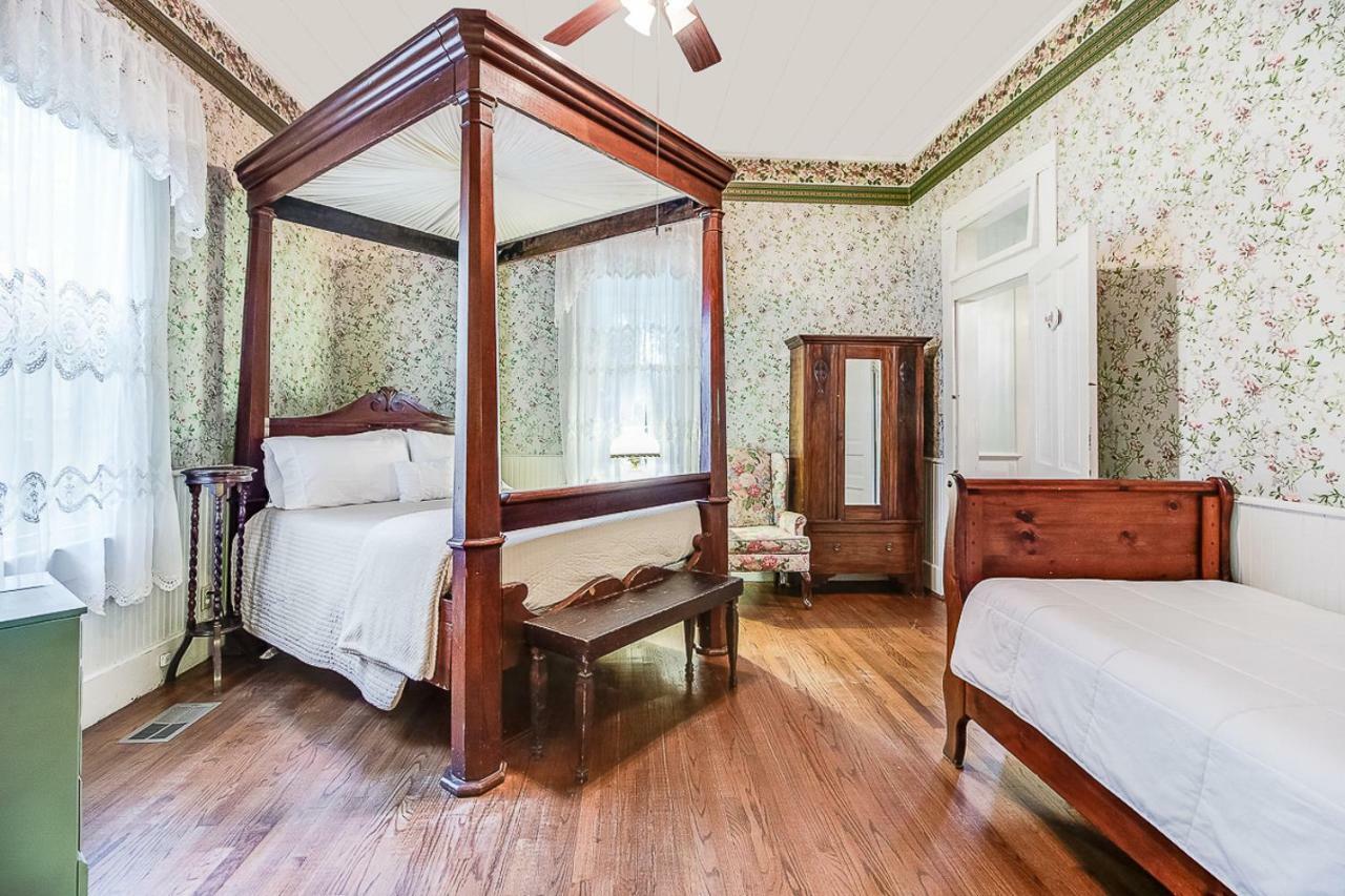T'Frere'S Bed & Breakfast Lafayette Bagian luar foto