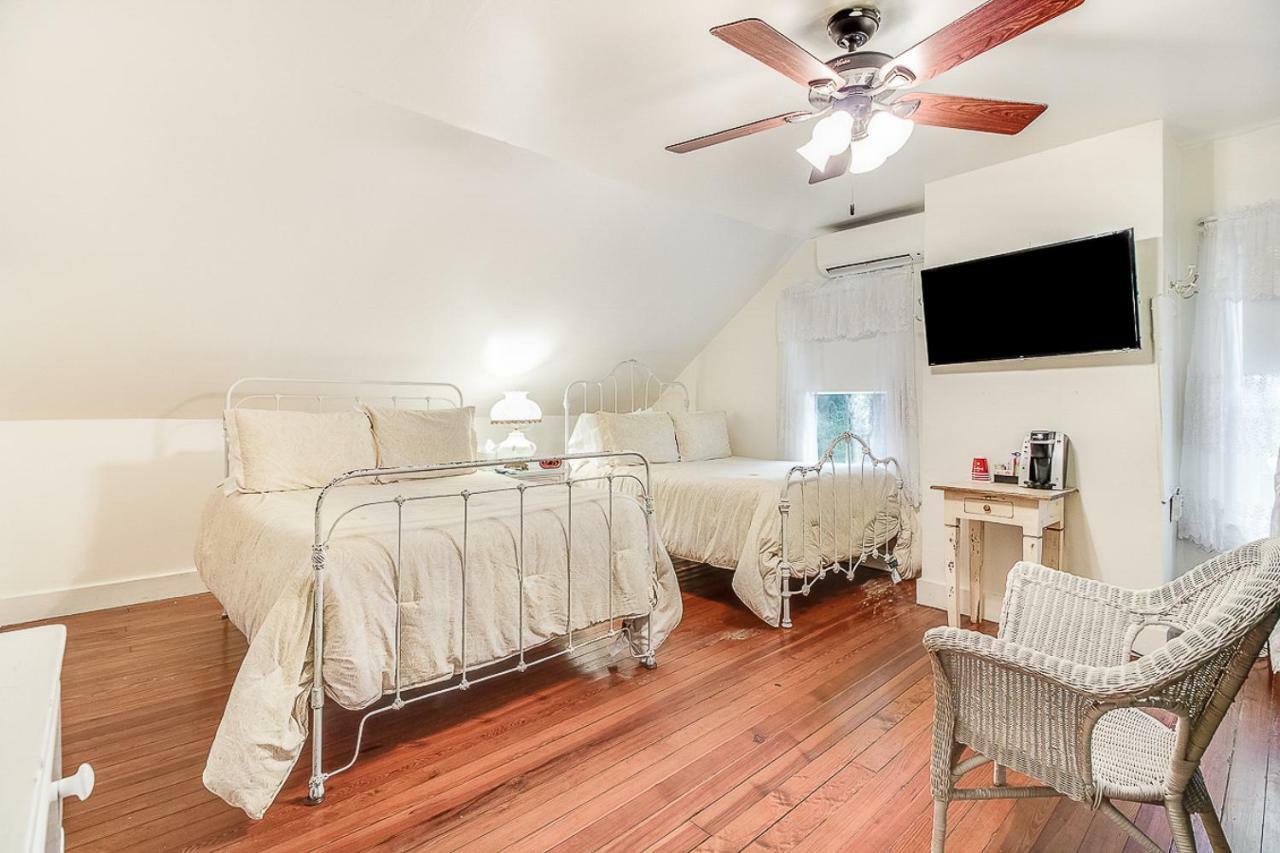 T'Frere'S Bed & Breakfast Lafayette Bagian luar foto